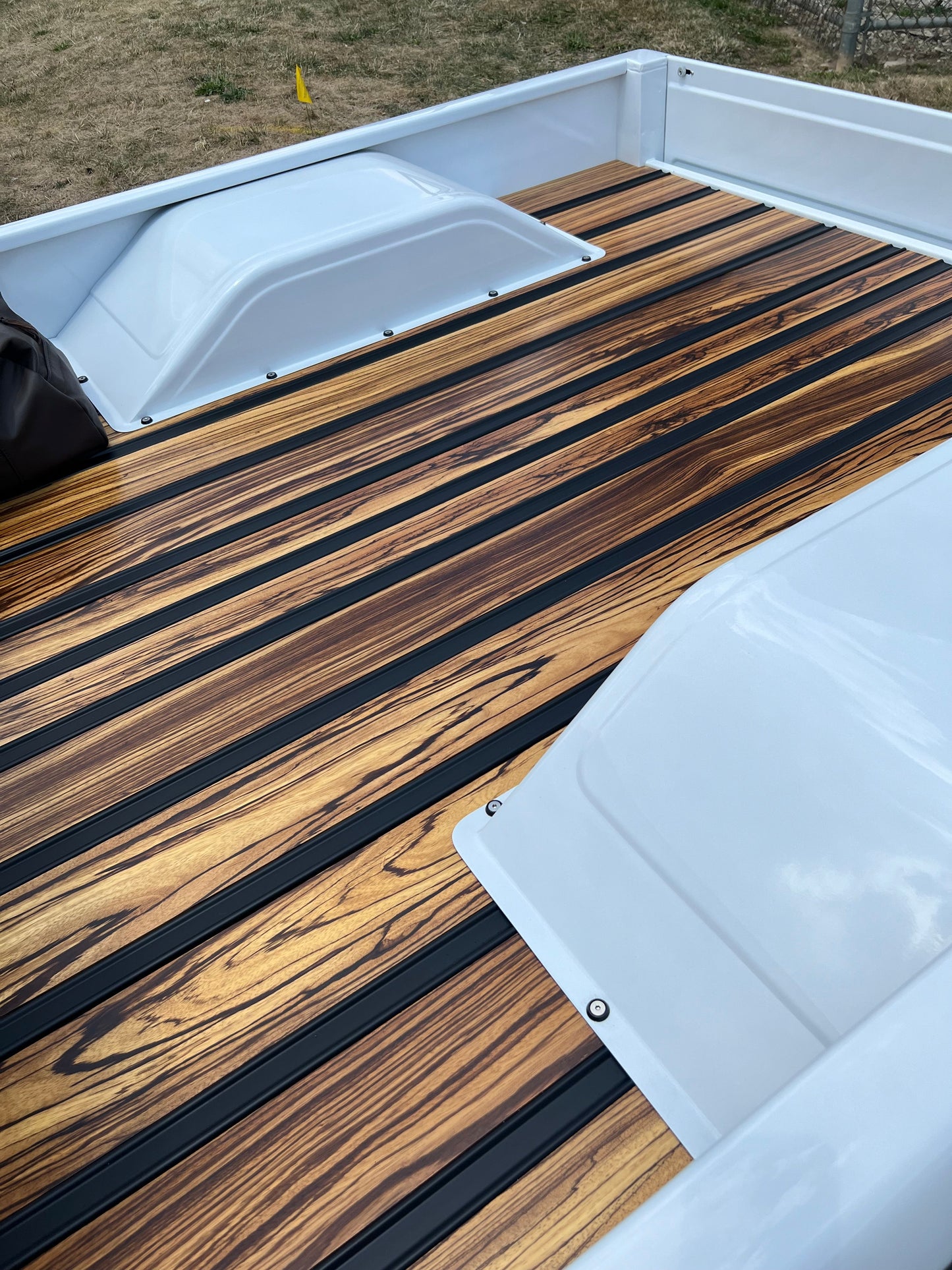 Raised bed floor tubs