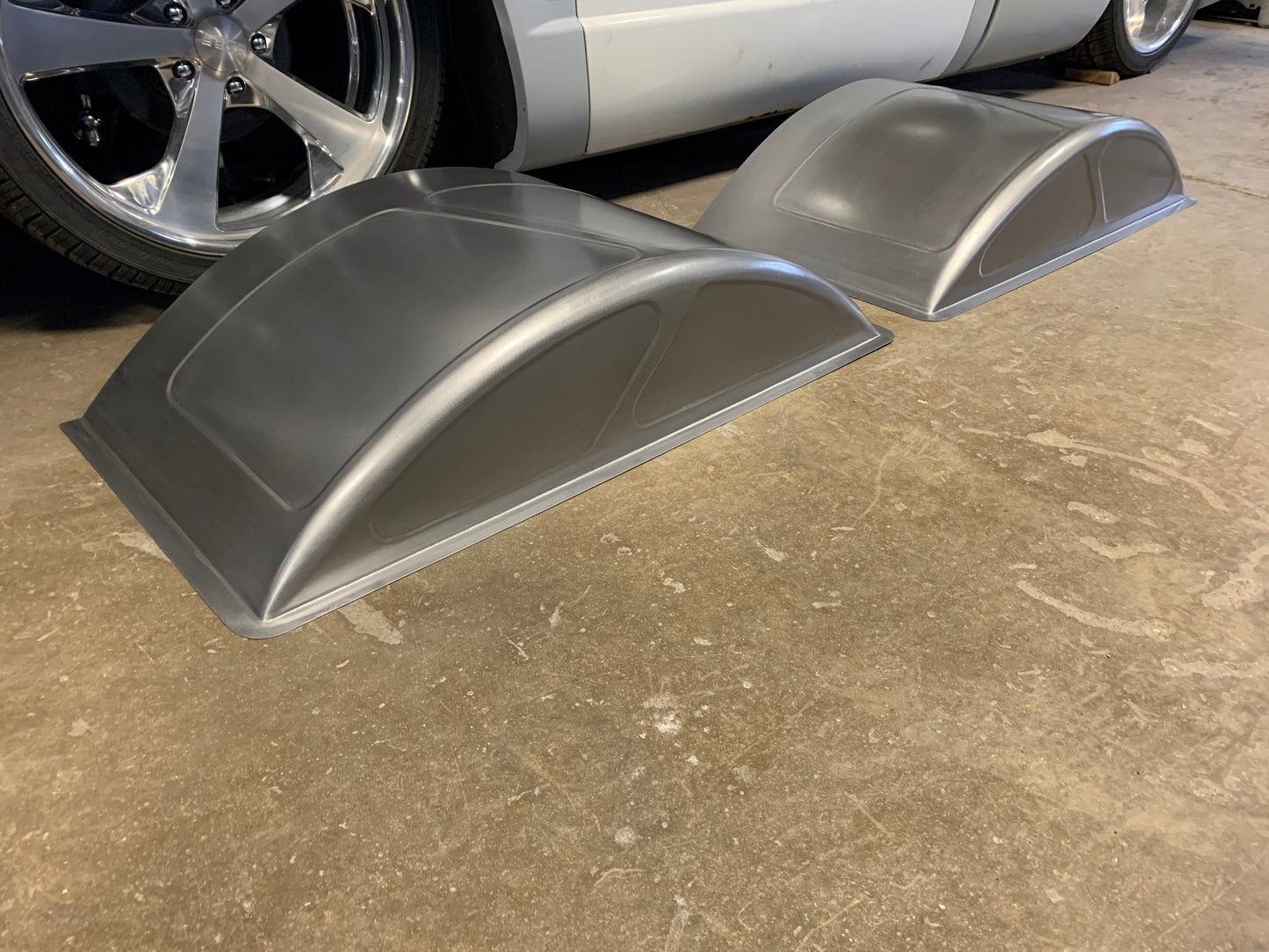 Raised bed floor tubs