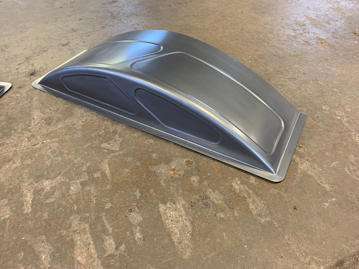 Raised bed floor tubs
