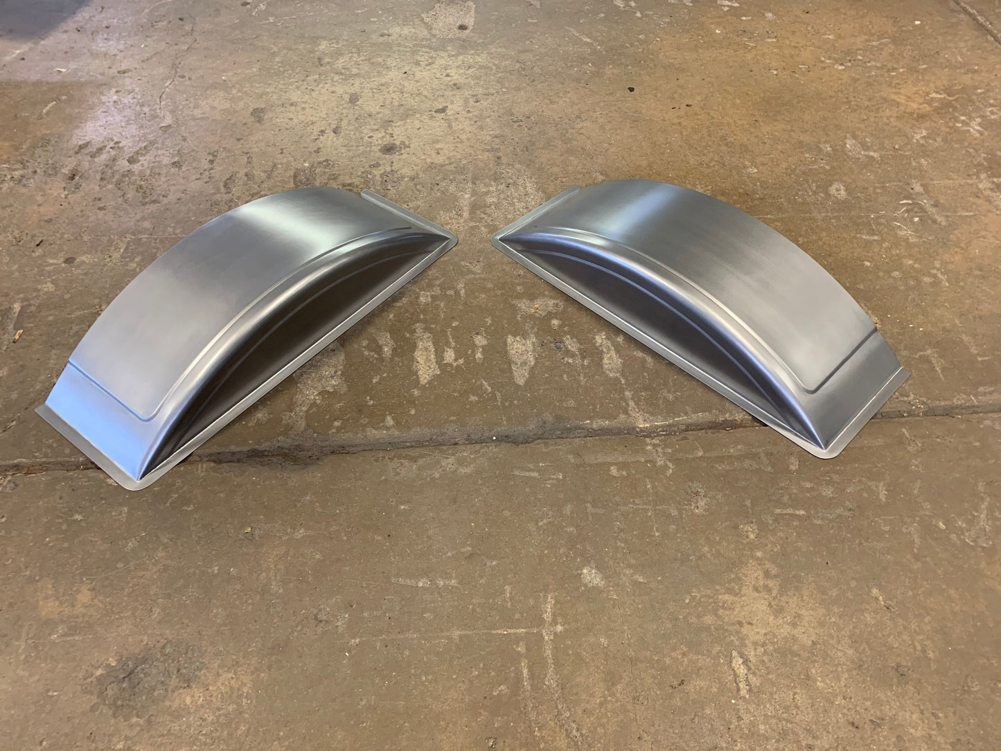 Raised bed floor tubs