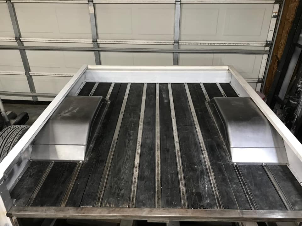Raised bed floor tubs