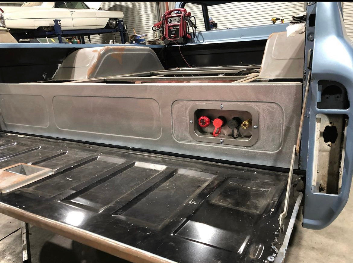 Raised bed floor tubs